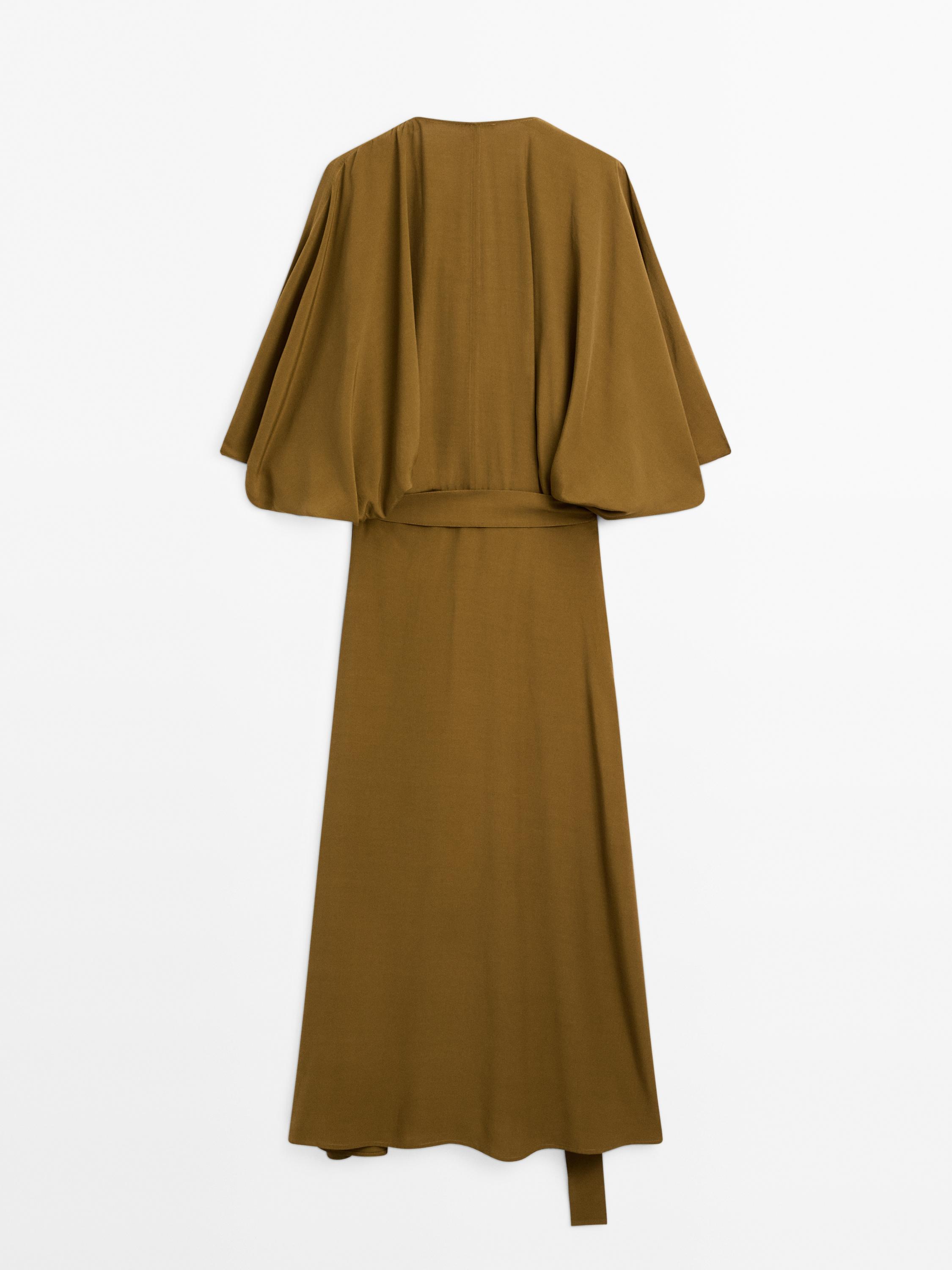 Wrap dress with buckle